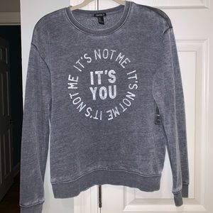 Slightly cropped pullover sweatshirt